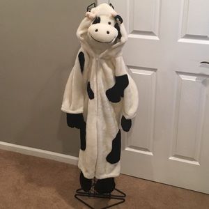 Halloween kid’s cow costume.